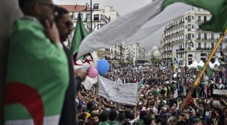 عن ضرورة مواكبة الحراك الشعبي بنقاش واسع يرمي إلى ضمان انتقال ديمقراطي حقيقي