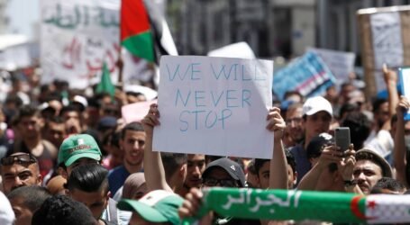 الطلبة يدعون الى حوار لبناء دولة قوية