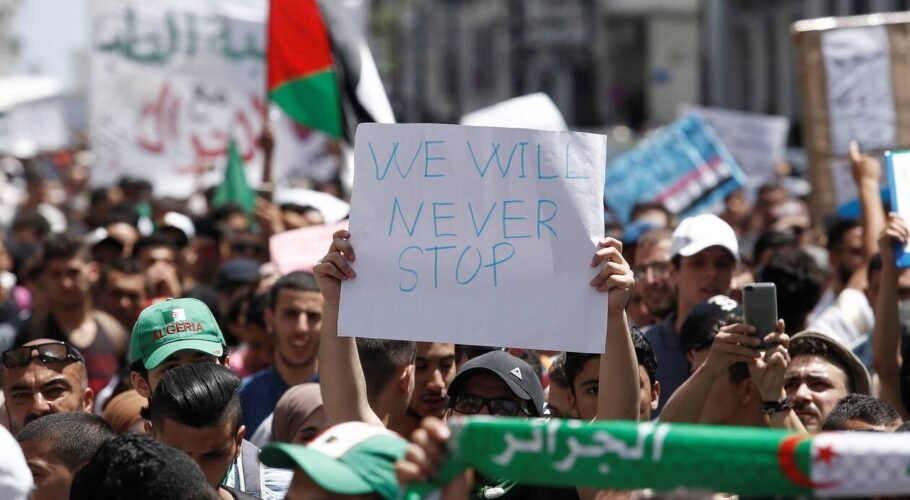 hirak-etudiant-18-06-2019