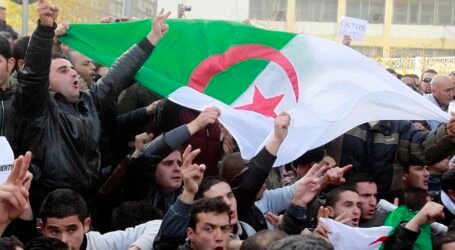 مسيرات الأسبوع ال 16 لطلبة الجامعات تستمر و تصر على مطالبة التغير