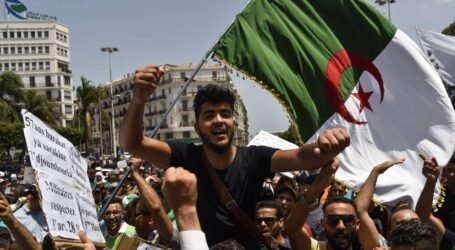 المسيرة ال20 للطلبة تناشد التغيير في جزم و إصرار