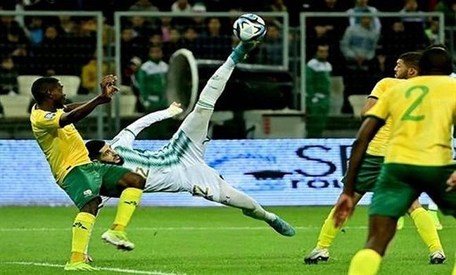 but-acrobatique-benzia-contre-afrique-du-sud